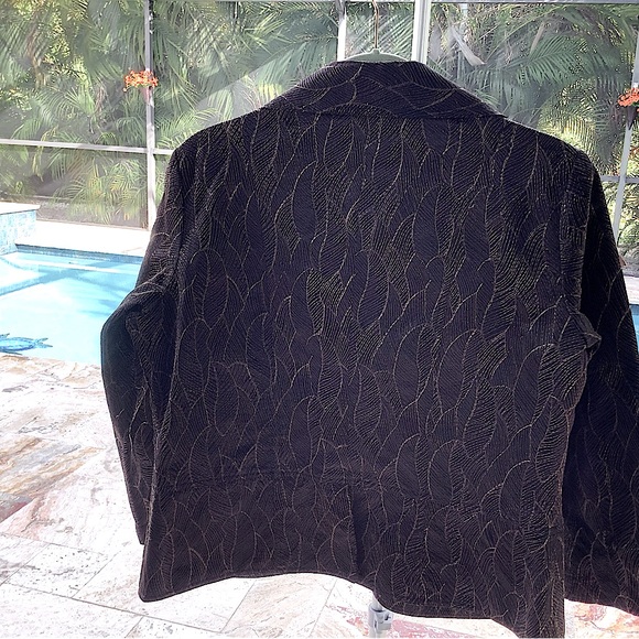 Chico’s brown & gold open front cropped Blazer. - Picture 4 of 4